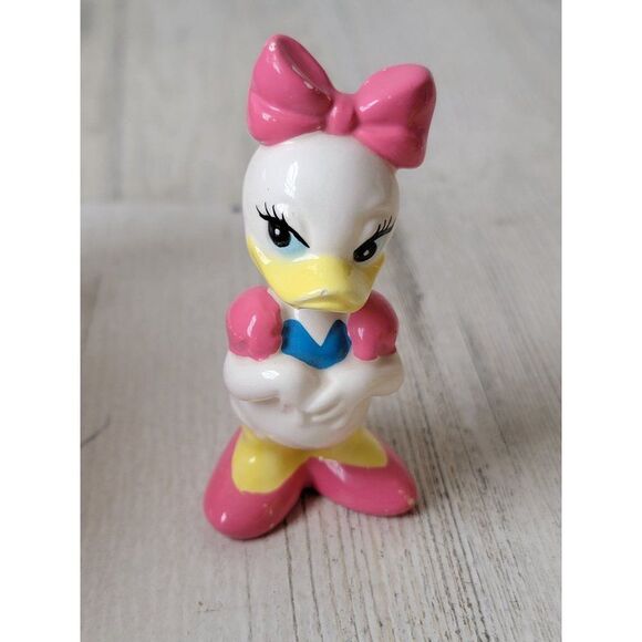 Vintage Japan Daisy Duck mini ceramic pink Disney figure - Picture 3 of 11